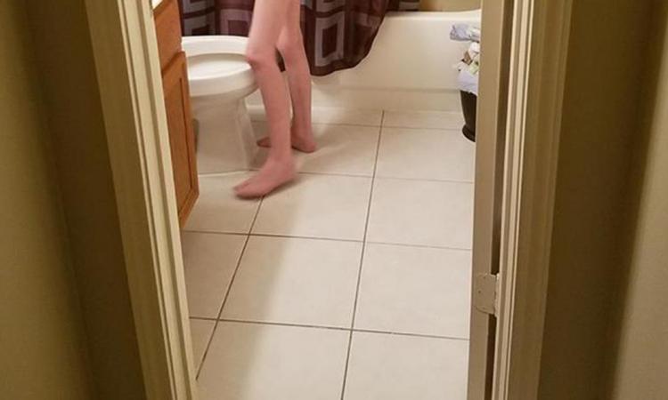 Une maman poste une photo de son fils à la salle de bain...un cliché qui BOULEVERSE le monde entier !