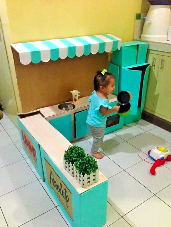 Cette maman confectionne une cuisine de rêve pour sa fille avec de simples cartons 4